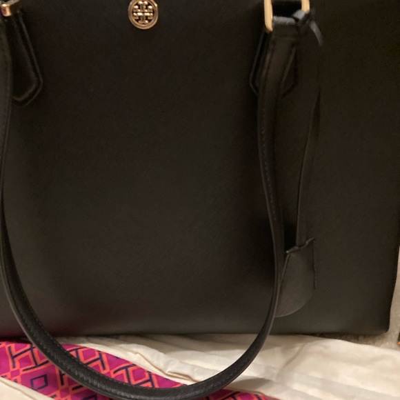 ❤️❤️Tory Burch Robinson Polished, Sophisticated and Refined - Picture 8 of 14